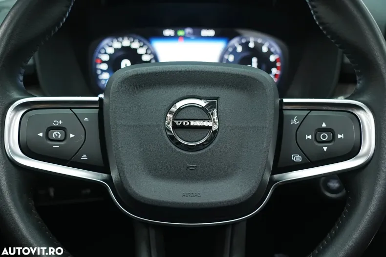 Volvo XC40 din 2020 cu 97.000 km - oferta VOL150697 - foto 39