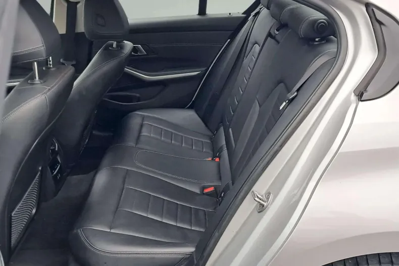 BMW Seria 3 din 2020 cu 88.401 km - oferta BMW150704 - foto 14