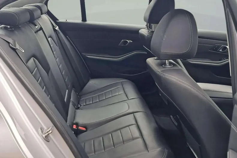 BMW Seria 3 din 2020 cu 88.401 km - oferta BMW150704 - foto 15