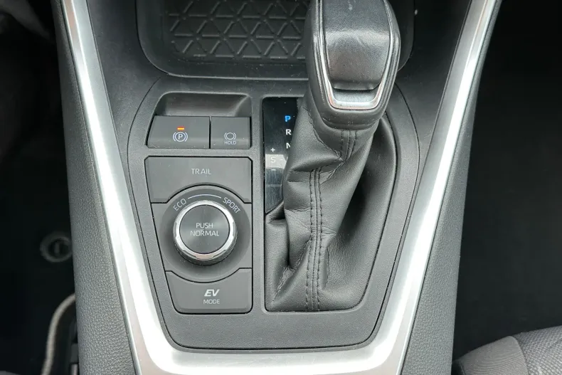 Toyota RAV4 din 2020 cu 106.619 km - oferta TOY150723 - foto 12