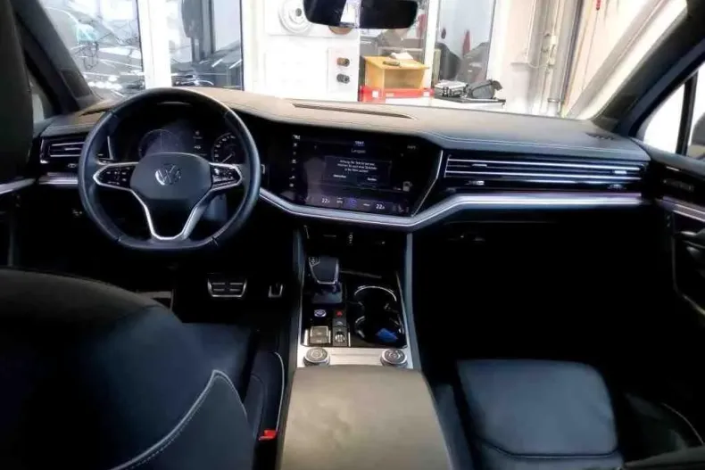 Volkswagen Touareg din 2022 cu 91.503 km - oferta VOL150738 - foto 5