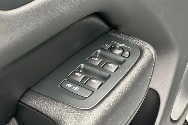 Volvo XC60 din 2021 cu 72.000 km - oferta VOL150754 - foto 10