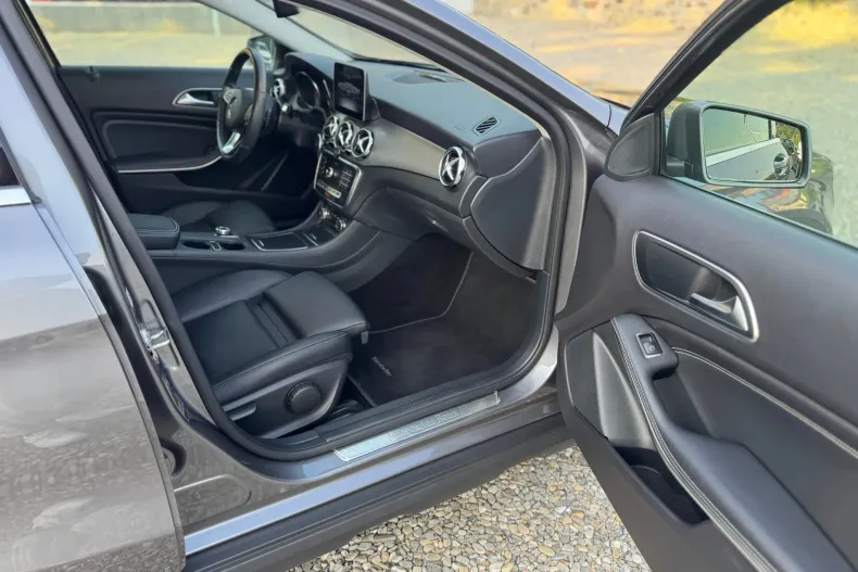 Mercedes-Benz GLA din 2019 cu 46.597 km - oferta MER150757 - foto 12