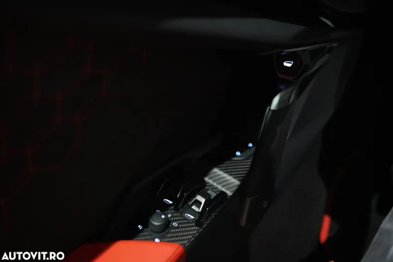 Lamborghini Revuelto din 2024 cu 2.404 km - oferta LAM150766 - foto 22