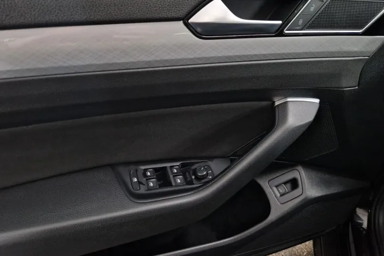 Volkswagen Passat din 2020 cu 66.352 km - oferta VOL150770 - foto 8