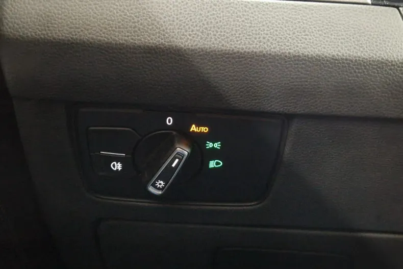 Volkswagen Passat din 2020 cu 66.352 km - oferta VOL150770 - foto 15