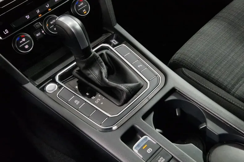 Volkswagen Passat din 2020 cu 66.352 km - oferta VOL150770 - foto 20