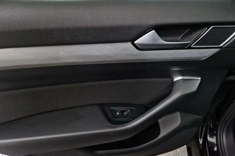 Volkswagen Passat din 2020 cu 66.352 km - oferta VOL150770 - foto 21