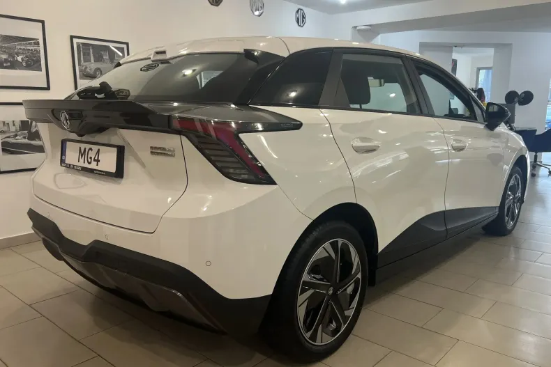 MG MG4 din 2024 cu 6 km - oferta MG0150789 - foto 3