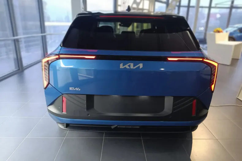 Kia EV4 din 2025 cu 0 km - oferta KIA150791 - foto 3