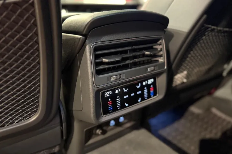 Audi Q8 din 2024 cu 16.000 km - oferta AUD150797 - foto 31