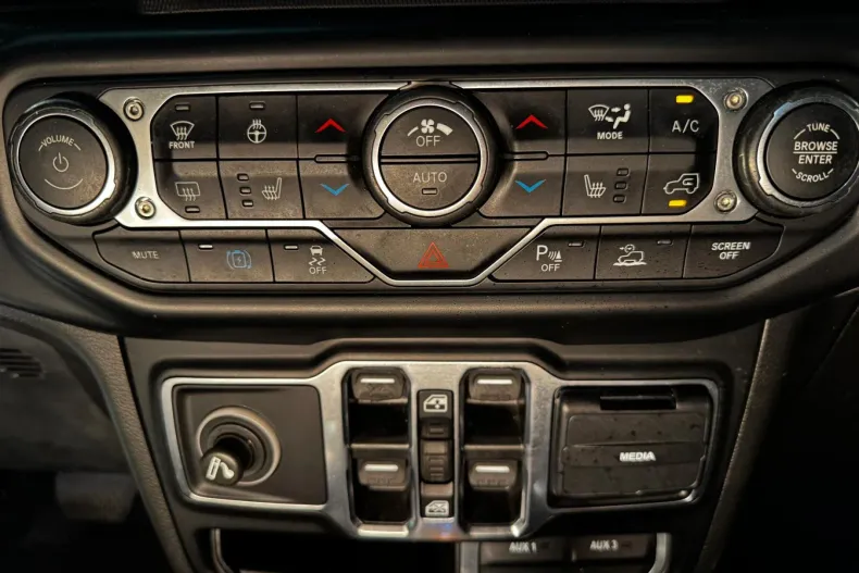 Jeep Wrangler din 2021 cu 51.961 km - oferta JEE150813 - foto 34