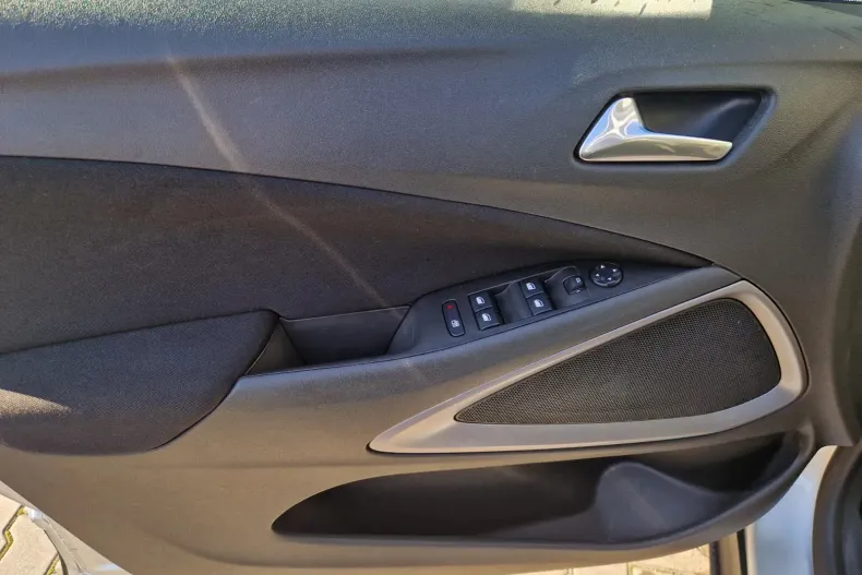 Opel Crossland din 2022 cu 25.603 km - oferta OPE150834 - foto 8