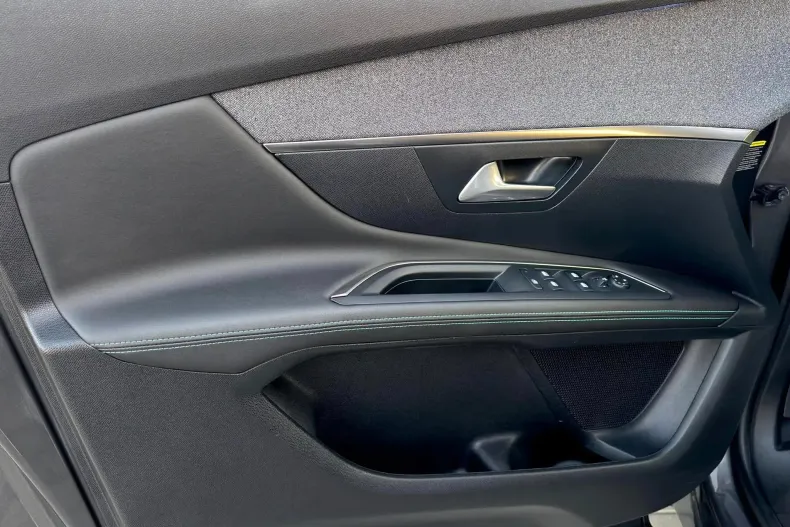 Peugeot 3008 din 2021 cu 174.313 km - oferta PEU150837 - foto 18