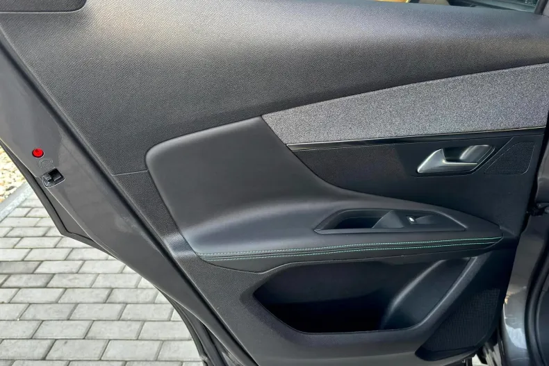 Peugeot 3008 din 2021 cu 174.313 km - oferta PEU150837 - foto 19