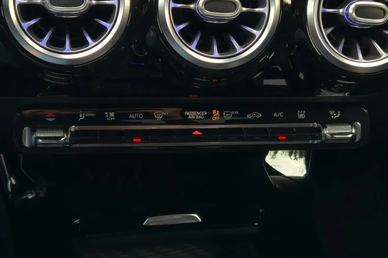 Mercedes-Benz CLA din 2020 cu 131.300 km - oferta MER150838 - foto 31