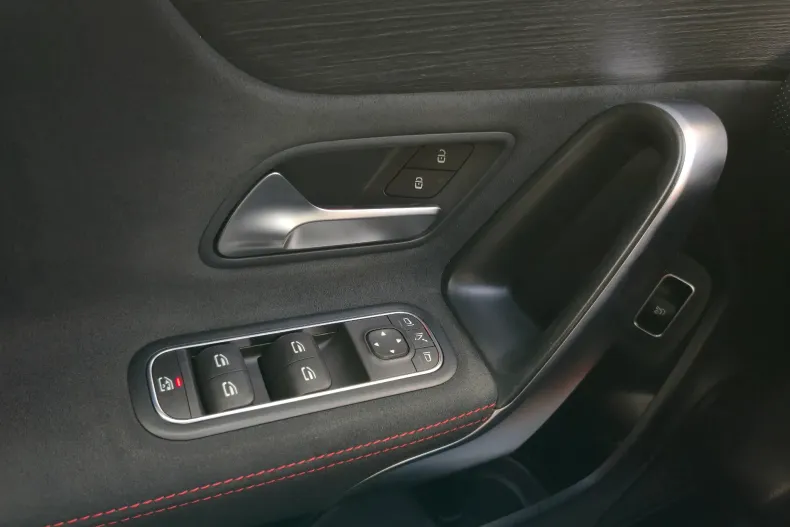 Mercedes-Benz CLA din 2019 cu 171.800 km - oferta MER150840 - foto 21