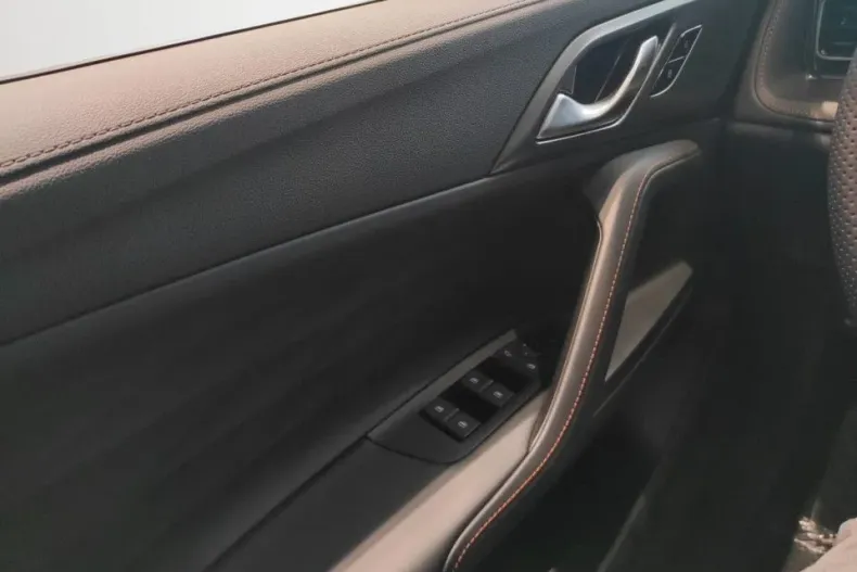 MG HS din 2024 cu 500 km - oferta MG0150843 - foto 13