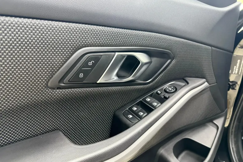 BMW Seria 3 din 2022 cu 44.500 km - oferta BMW150848 - foto 23