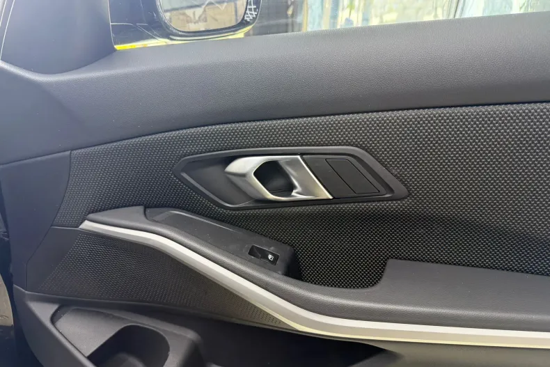 BMW Seria 3 din 2022 cu 44.500 km - oferta BMW150848 - foto 30