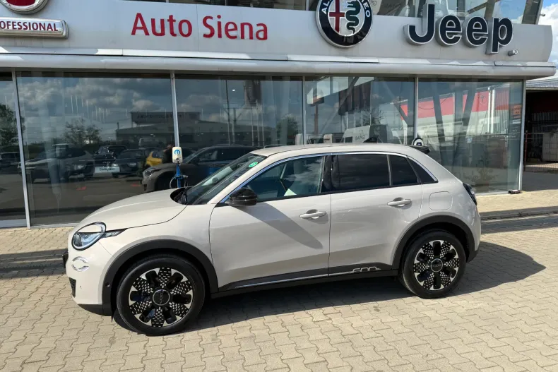 Fiat 600 din 2025 cu 1 km - oferta FIA150851 - foto 2