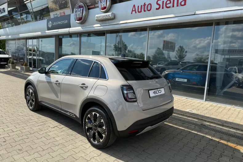 Fiat 600 din 2025 cu 1 km - oferta FIA150851 - foto 3