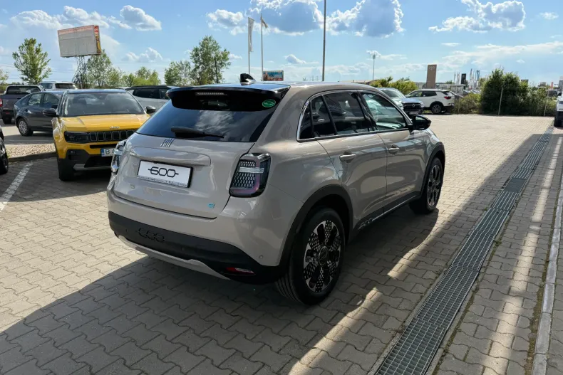 Fiat 600 din 2025 cu 1 km - oferta FIA150851 - foto 10