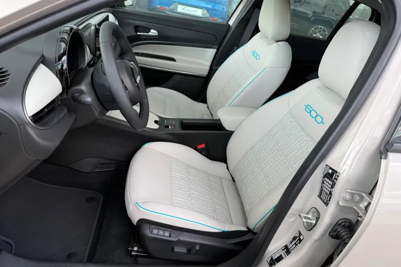 Fiat 600 din 2025 cu 1 km - oferta FIA150851 - foto 25