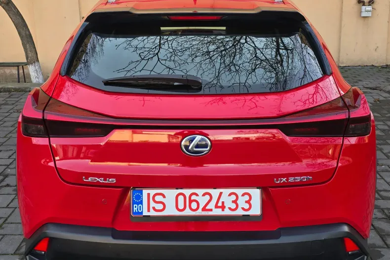 Lexus UX din 2019 cu 55.590 km - oferta LEX150852 - foto 4