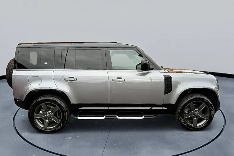 Land Rover Defender din 2021 cu 126.000 km - oferta LAN150882 - foto 5