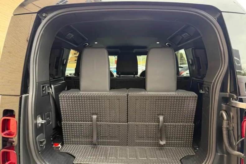 Land Rover Defender din 2021 cu 126.000 km - oferta LAN150882 - foto 8