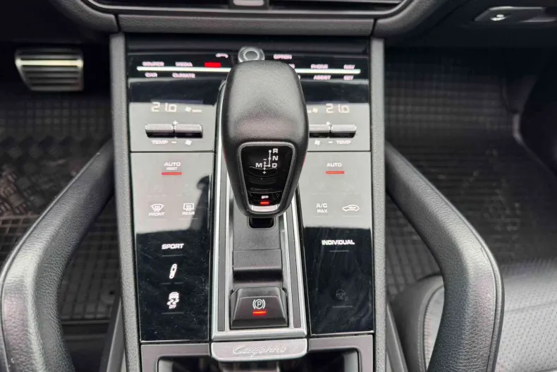 Porsche Cayenne din 2020 cu 71.685 km - oferta POR150889 - foto 12