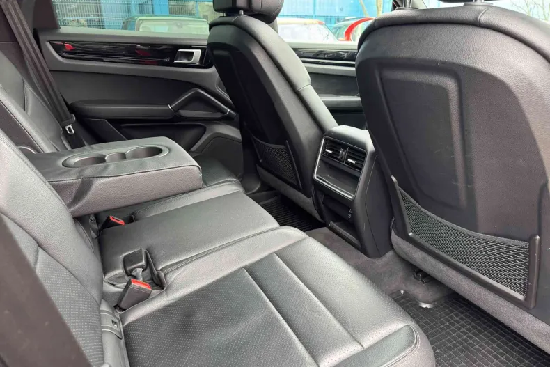 Porsche Cayenne din 2020 cu 71.685 km - oferta POR150889 - foto 17