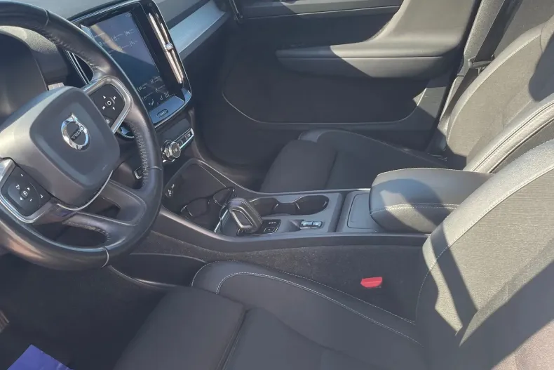 Volvo XC40 din 2019 cu 103.000 km - oferta VOL150954 - foto 3