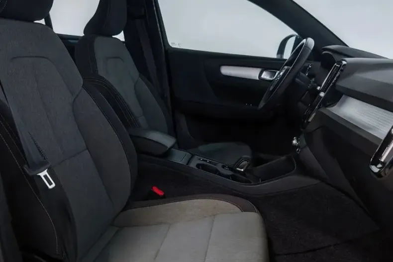 Volvo XC40 din 2020 cu 93.796 km - oferta VOL150962 - foto 7