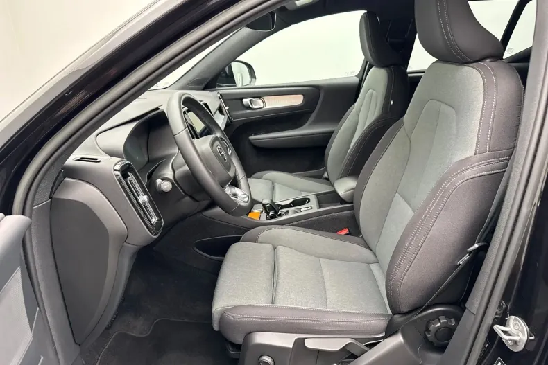 Volvo XC40 din 2022 cu 146.781 km - oferta VOL150967 - foto 7