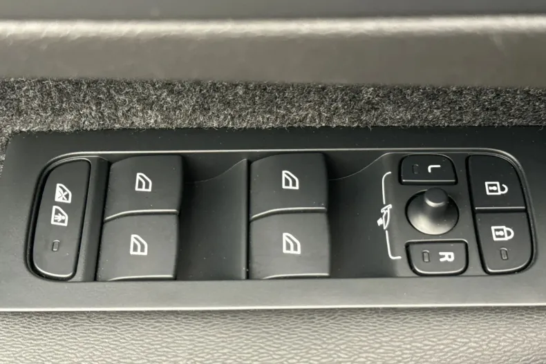 Volvo XC40 din 2022 cu 146.781 km - oferta VOL150967 - foto 11