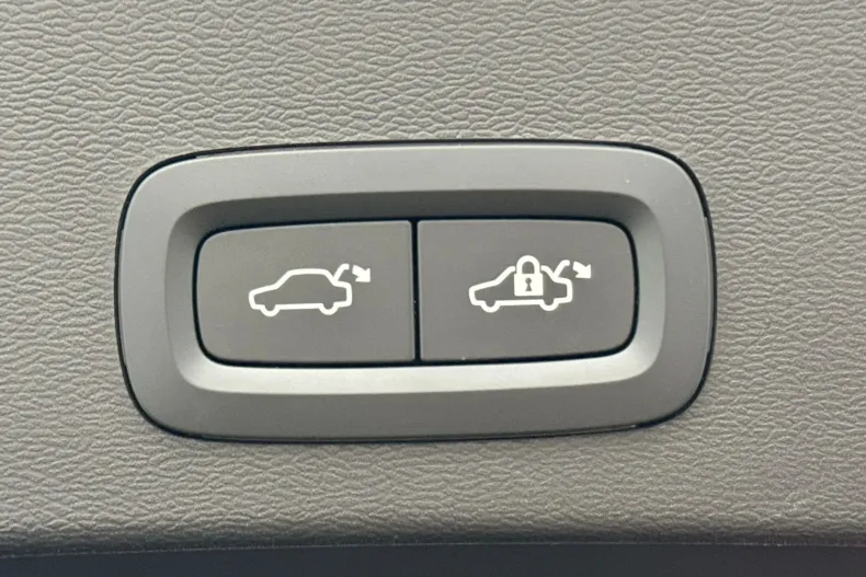 Volvo XC40 din 2022 cu 146.781 km - oferta VOL150967 - foto 27