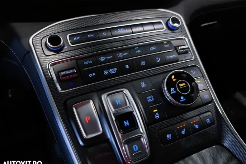 Hyundai SANTA FE din 2021 cu 103.157 km - oferta HYU150971 - foto 17