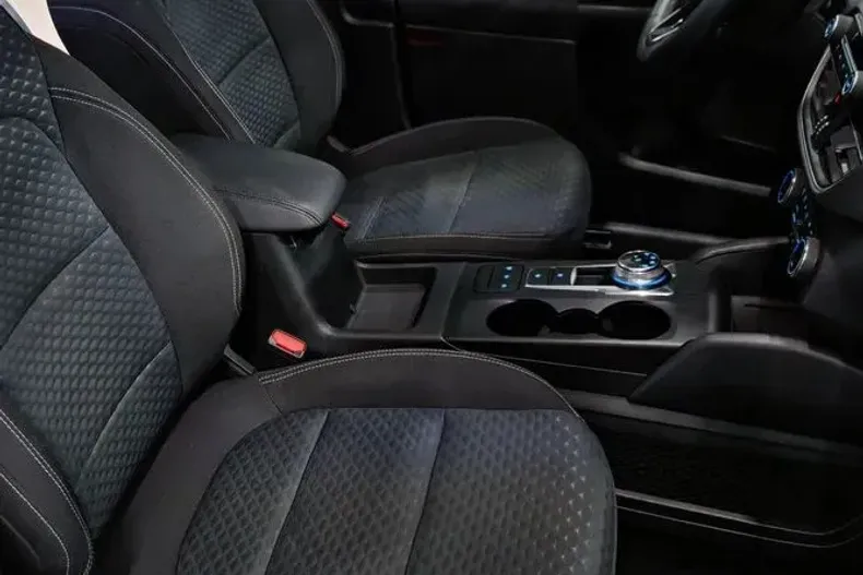 Ford Kuga din 2022 cu 68.228 km - oferta FOR150976 - foto 6