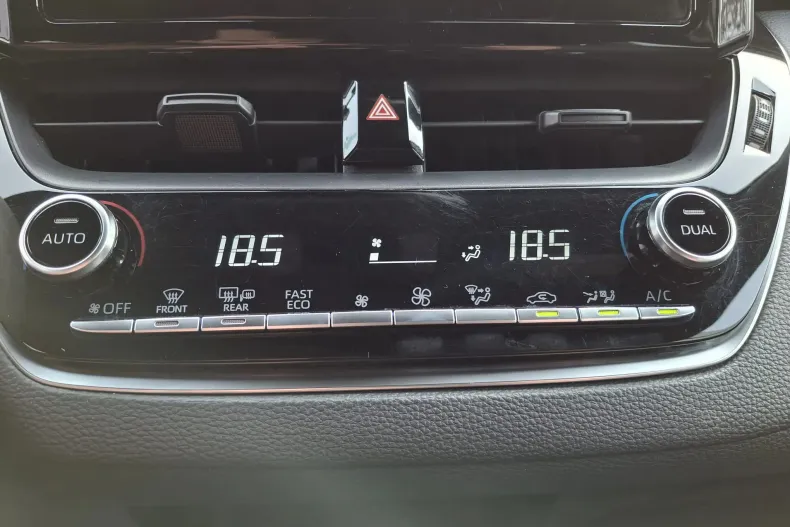 Toyota Corolla din 2020 cu 75.481 km - oferta TOY150985 - foto 18