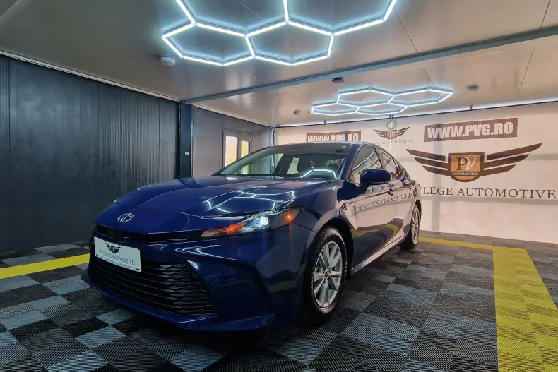 Toyota Camry din 2025 cu 12.915 km - oferta TOY150993 - foto 1