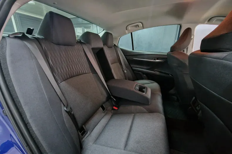 Toyota Camry din 2025 cu 12.915 km - oferta TOY150993 - foto 16