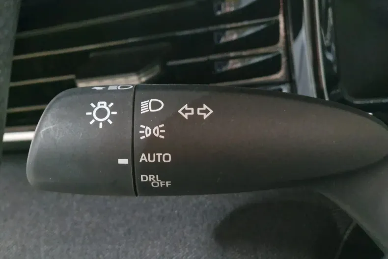 Toyota Camry din 2025 cu 12.915 km - oferta TOY150993 - foto 20