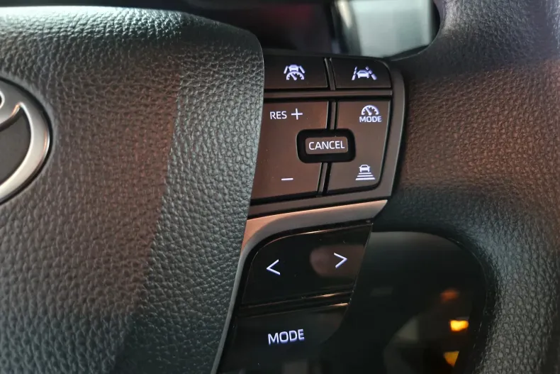 Toyota Camry din 2025 cu 12.915 km - oferta TOY150993 - foto 22