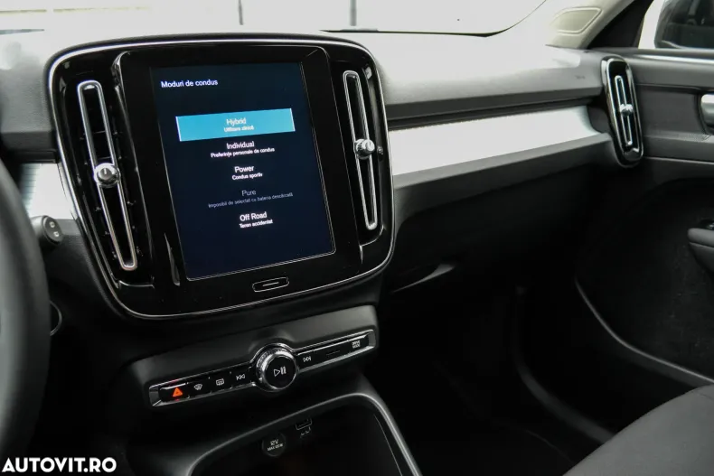 Volvo XC40 din 2021 cu 108.152 km - oferta VOL151009 - foto 9