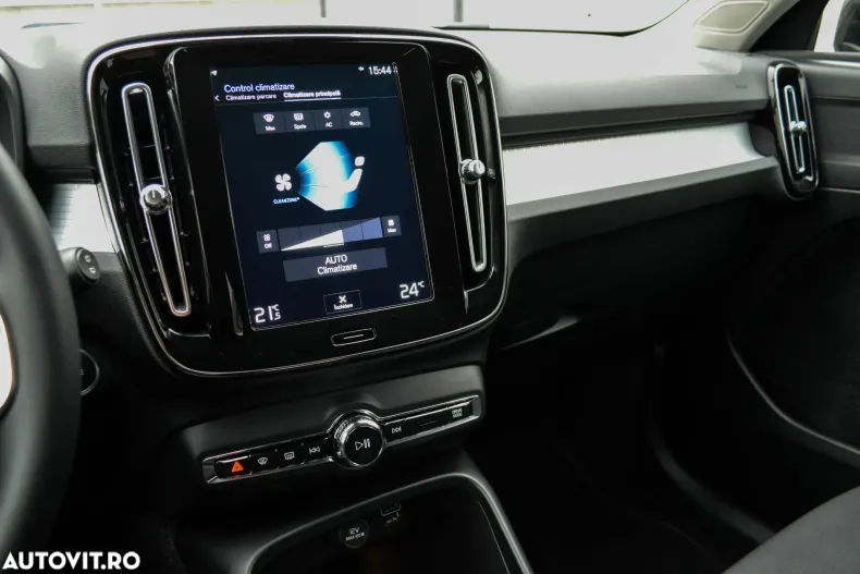 Volvo XC40 din 2021 cu 108.152 km - oferta VOL151009 - foto 25