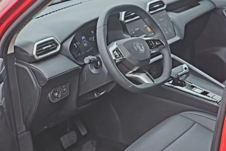 MG ZS HEV din 2024 cu 1.600 km - oferta MG0151019 - foto 10