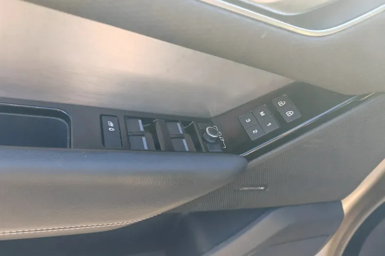 Land Rover Range Rover Velar din 2021 cu 92.724 km - oferta LAN151065 - foto 17