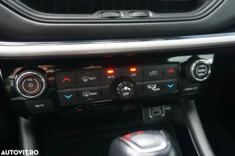 Jeep Compass din 2021 cu 49.154 km - oferta JEE151071 - foto 13